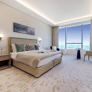 Manzil - With Aura Pool & Sea View At The Palm Tower In Palm Jumeirah Apartment